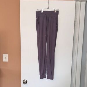Lululemon Stylish Purple-Gray Joggers